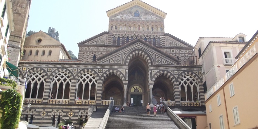 An image showing the Amalfi Steps leading up to the town, a famous thing to do in Amalfi Town.