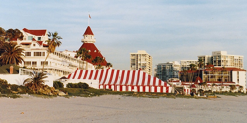 A beachside getaway with white-sand beaches, luxury resorts, and the iconic Hotel del Coronado, among the best places to visit near San Diego.