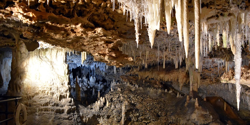 an image of Crystal Cave, one of the most stunning and accessible Ukraine Caves, with sparkling formations