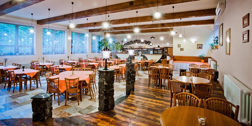 Dine fresh seafood at Abou Tony's,unmissable among foodie things to do in Sour!