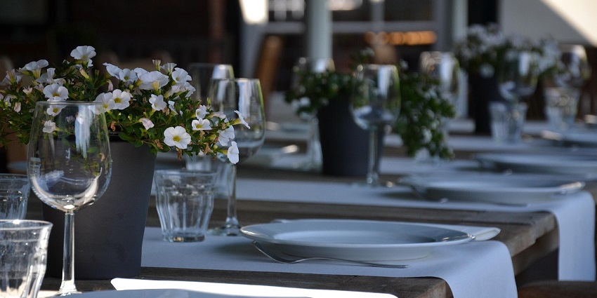 Dining at McCoole’s is one of the top things to do in Quakertown, PA, for foodies.