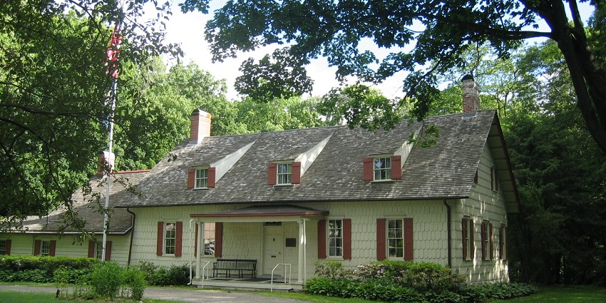 A historic home in Beacon reflecting colonial charm is the best thing to do in the Beacon.
