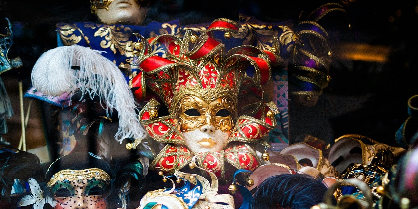 Experience the wonder of Mardi Gras year-round with floats, costumes, and behind-the-scenes tours.