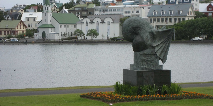 Explore museums, gardens, and cafes near Reykjavík’s picturesque city pond, Tjörnin.