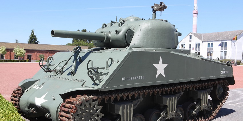 An image showing a tank in Bastogne Barracks, famous things to do in Bastogne.