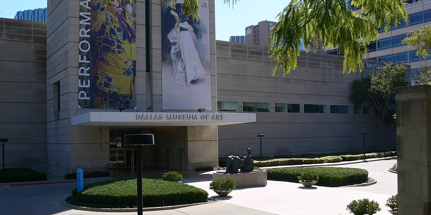 An image of the entrance to the Dallas Museum of Art, a key cultural site.