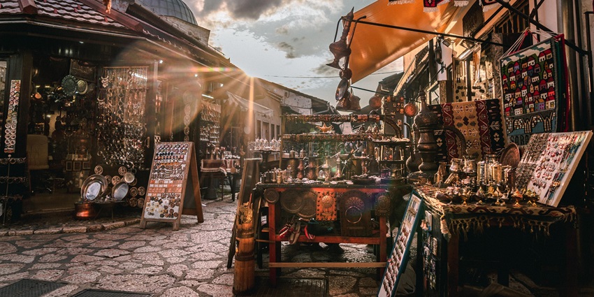 An image resembling Troy Farmers Market, a place to visit among the best things to do in Albany.