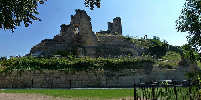 The historic castle ruins showcase top things to do in Southern Netherlands scenery