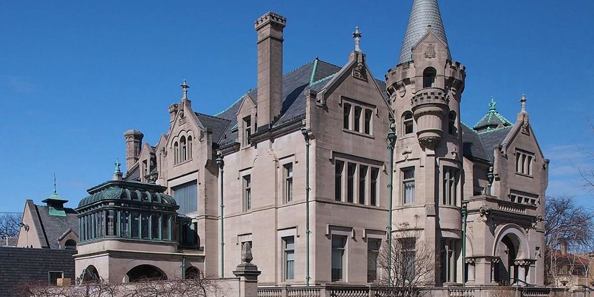 Explore Swedish culture, history, and art at this beautiful institute housed in a mansion in the heart of Minneapolis.