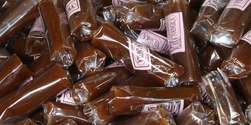 An image showing a view of dodol, one of the best things to buy in Malaysia.