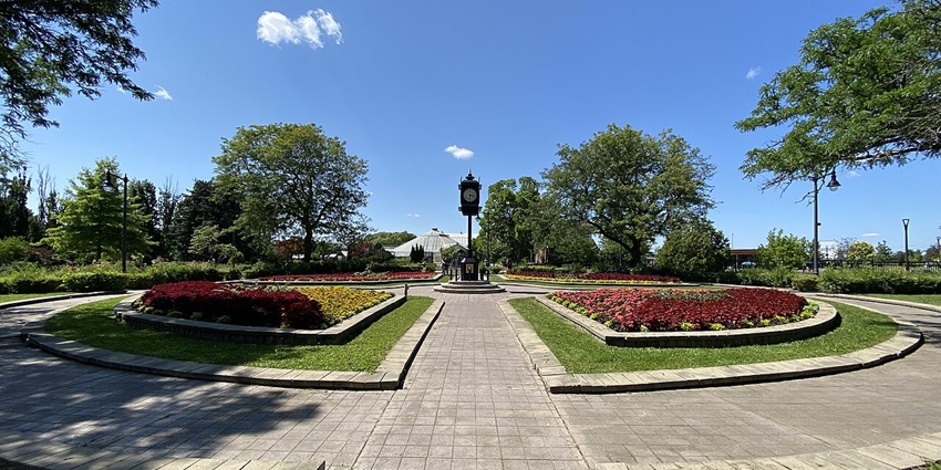 Spend the day enjoying splash pads and a petting zoo, among the things to do in Brampton.