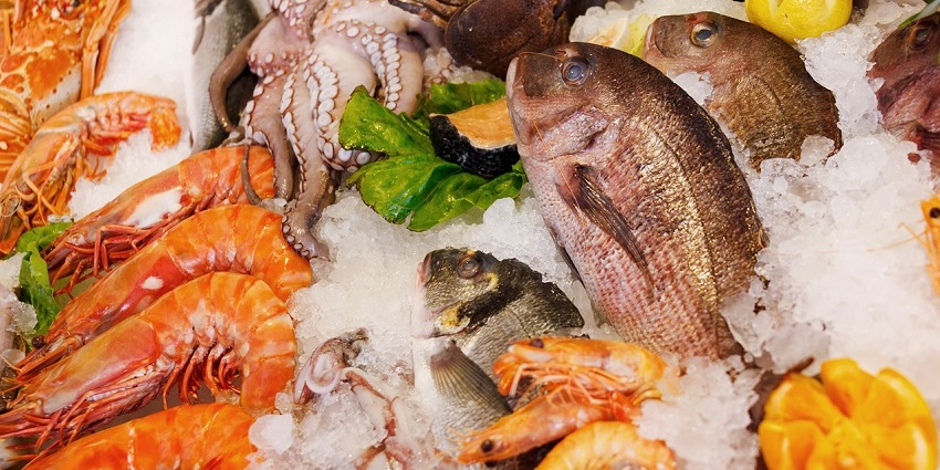 An image resembling fresh seafood cuisines to try among the best things to do in Bakau.