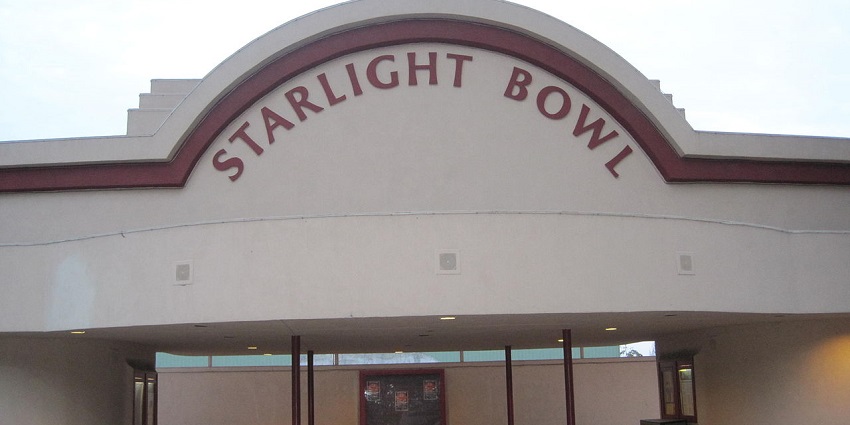 Enjoy live music at the Starlight Bowl, a summer favorite among things to do in Burbank.