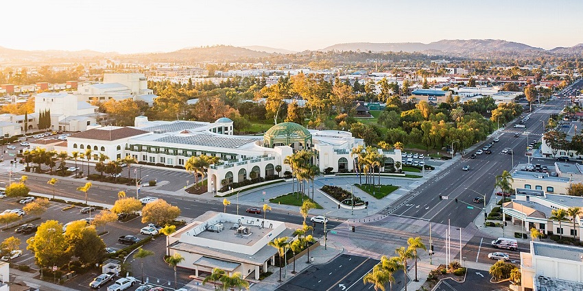 A diverse inland city featuring wineries, the San Diego Zoo Safari Park, and vibrant arts and culture.