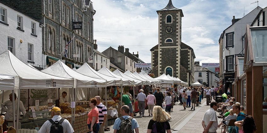 Enjoy the market town of Keswick, nestled by Derwentwater and surrounded by picturesque fells.