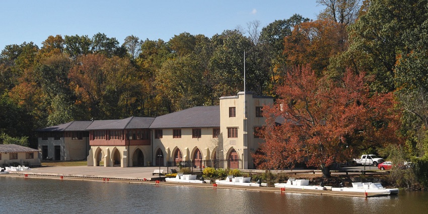 A mesmerising view of Lake Carnegie, located in the Mercer County Historic District