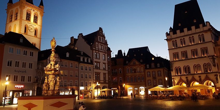 Things to do in Nuremberg Germany, include exploring the Hauptmarkt Square, home to the captivating Frauenkirche, a stunning example of medieval architecture.