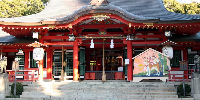 Ikuta Jinja is a major shrine in Kobe and is believed to be one of the oldest shrines in Japan