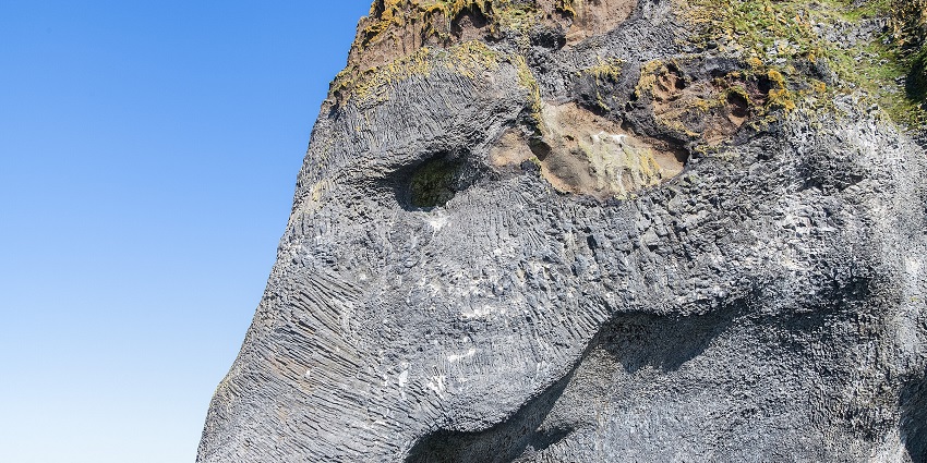 An image of a side view of the Elephant Head Shaped Rock, a jolly thing to do in Similan