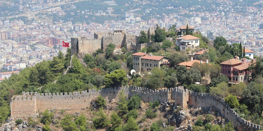 An image of the Historical Alanya castle, exploring this is among the best things to do in Alanya Turkey