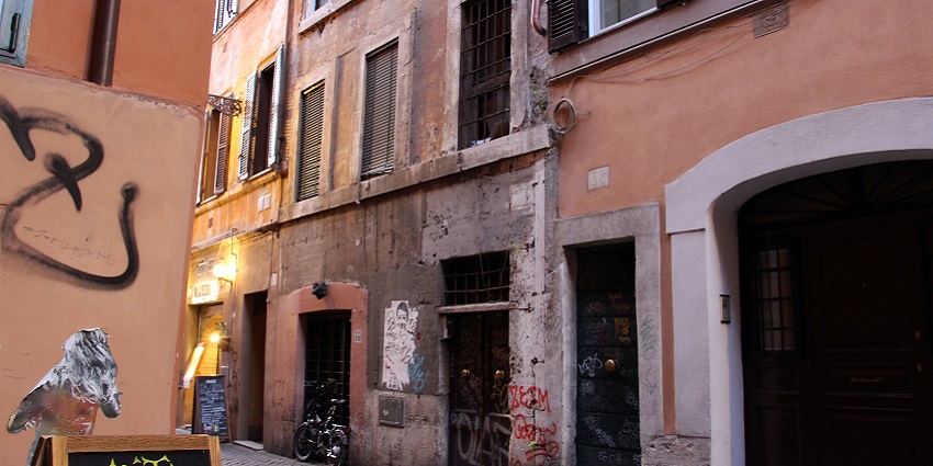 Trastevere enchants as things to do in Rome in May offer street life and local culture
