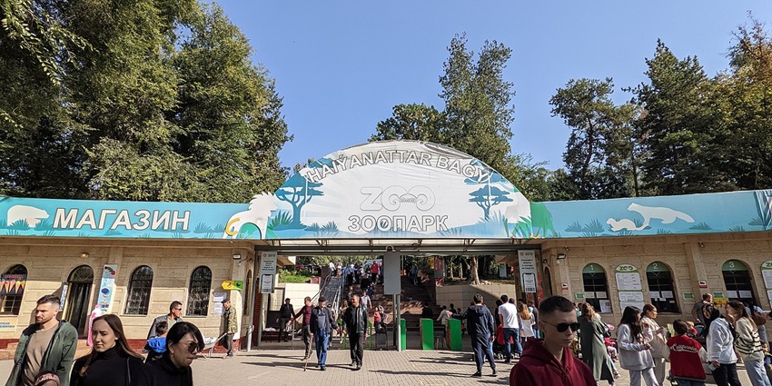 An image of visitors exploring Almaty Zoo, a famous thing to do in Almaty in September.