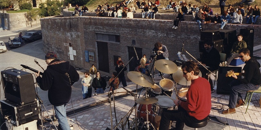 Open-air jazz concert with Rumble Fish band performing at Parque España