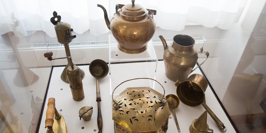An image of German Kitchenware, which is among the best things to buy in Germany.