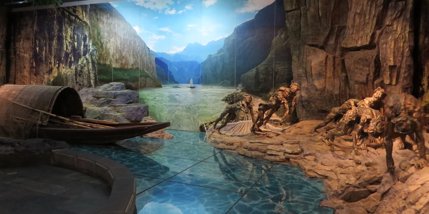 A museum showcasing the history and culture of the Three Gorges region and its people.