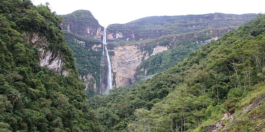 Catarata de gocta, with a long water trail flowing through mountains, waterfalls in Peru