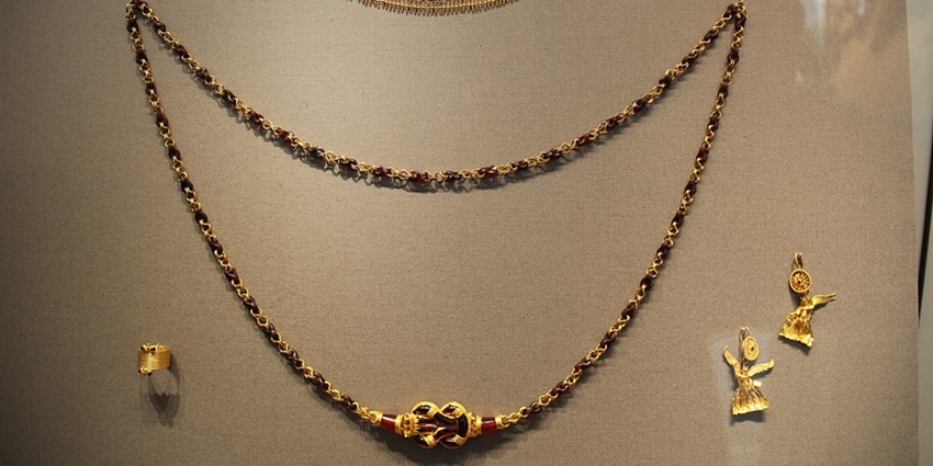 Handmade jewellery inspired by classical Greek motifs, often crafted in silver, is among the best things to buy in Greece.