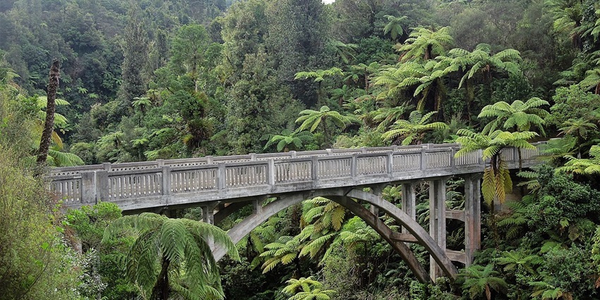Hiking to the Bridge to Nowhere is the best thing to do in the Angeles National Forest