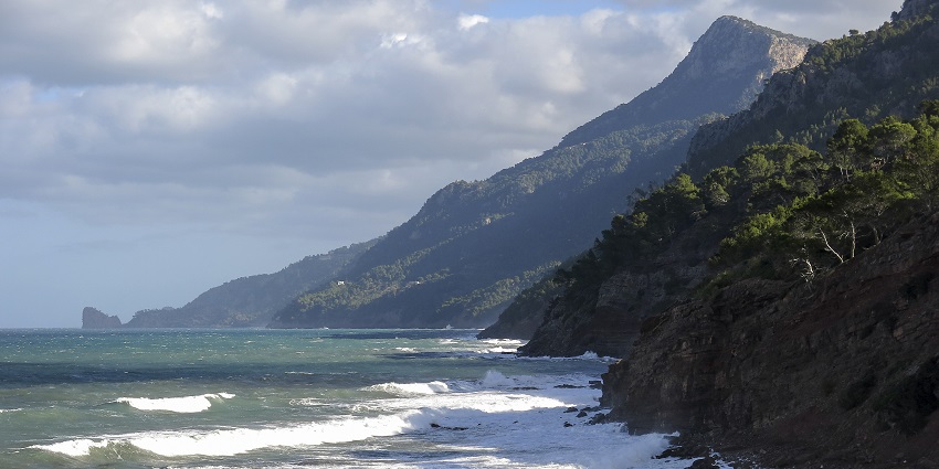 Image of Port des Canonge, hiking here is one of the popular things to do in Banyalbufar.