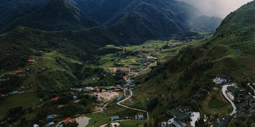 A guide on how to reach the Cat Cat Village in Vietnam and travel like a local.