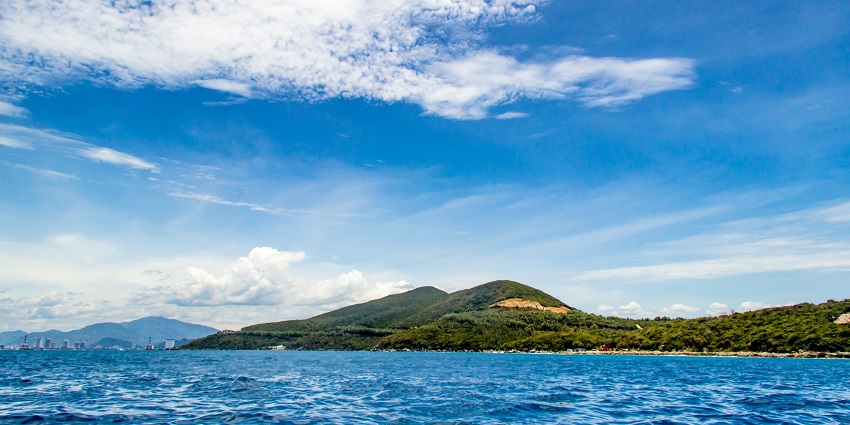 Image of the serene coasts of Vung Tu, offering a coastal getaway to tourists