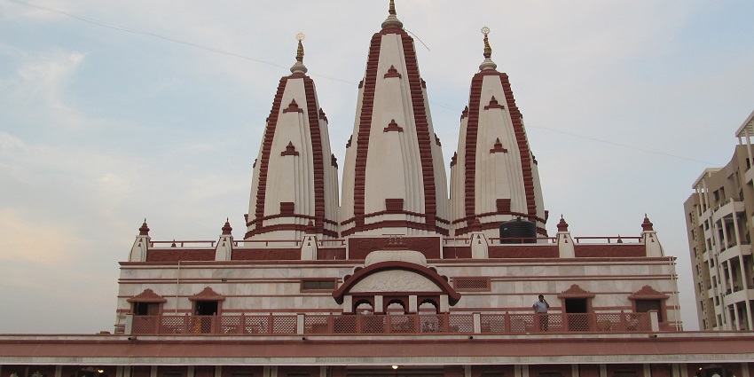 A part of the ISKCON movement, the temple is grand and known for its magnificent architecture