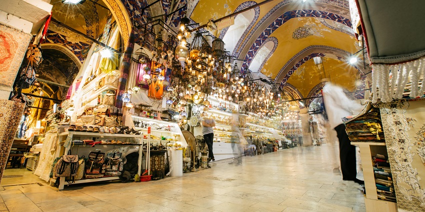An image of Alanya Bazaar, which is ideal for tourists looking to know what to do in Alanya.