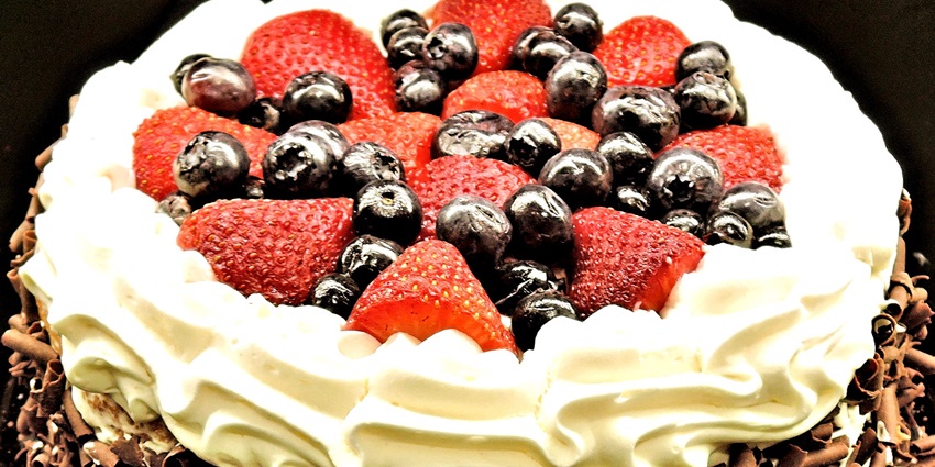 Savour authentic cake and smoked ham while exploring local cafés and traditional restaurants.