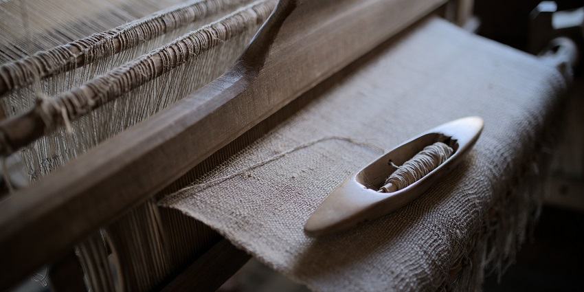 Things to buy in Ireland include elegant and finely crafted Irish linen products like tablecloths, napkins, and handkerchiefs.