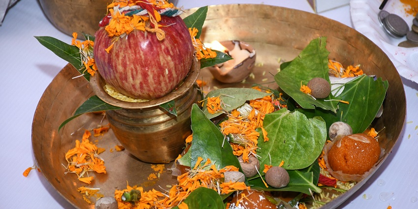 Pooja thali at Jagannatha Swami Temple in Nutan Bazaar, Kolkata, prepared for rituals.