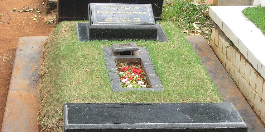 Jakarta cemetery is known for a headless priest ghost, among the haunted places in Indonesia.
