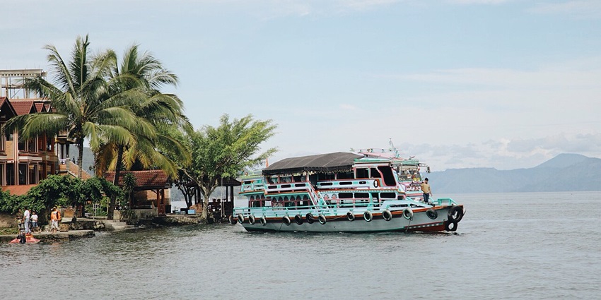 Sail on environmentally-friendly tours offering snorkelling and marine adventures.