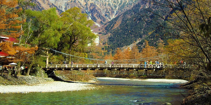 An image showing a view of Kamikochi Valley, the best place for photography in Japan.