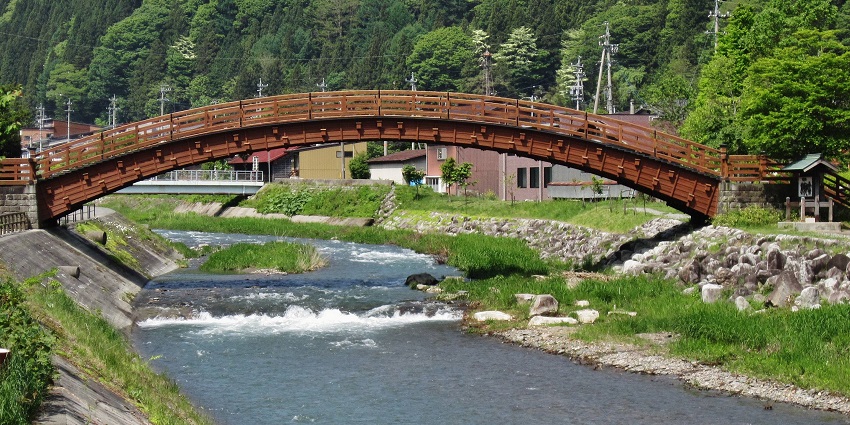 A peaceful image of Kiso Valley. The best time to visit this valley in Japan is in autumn.