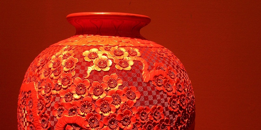 An image resembling Lacquerware, which is among the famous things to buy in Vietnam.