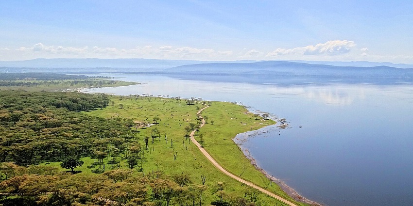 A picture of Lake Nakuru Animal Sanctuary, a flamingo-rich Zoo in Kenya