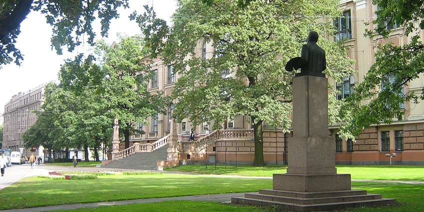 View Latvian and Baltic art collections housed in a beautiful neoclassical building in central Riga.