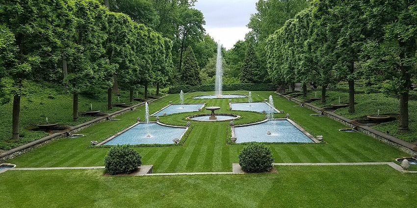 A world-renowned horticultural display featuring expansive gardens, fountains, and seasonal floral exhibits, among the famous places to visit near Philadelphia.
