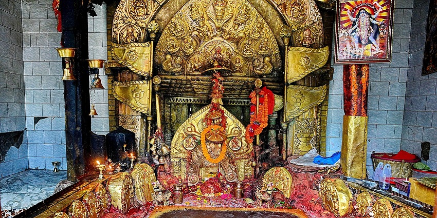 Image of the idol of Mahalaxmi devi from the inside of the sanctum of the temple in Maharashtra