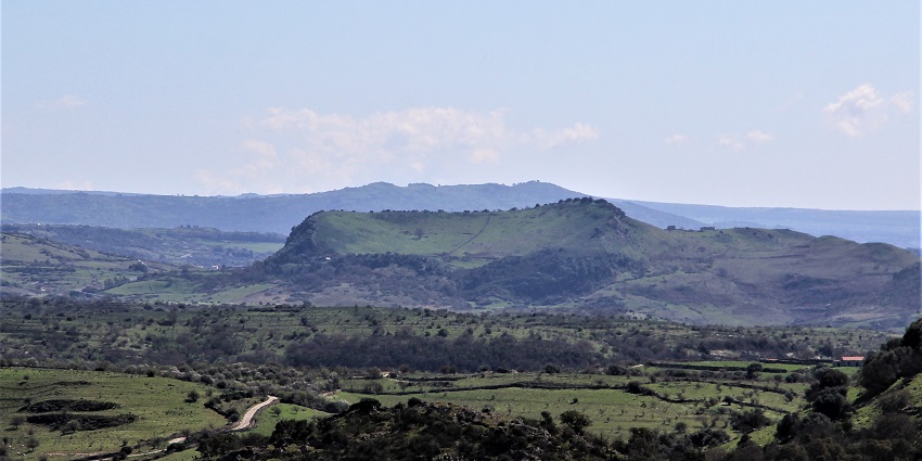 A stunning view of Mara Valley, a famous place to visit in Kenya for wildlife.